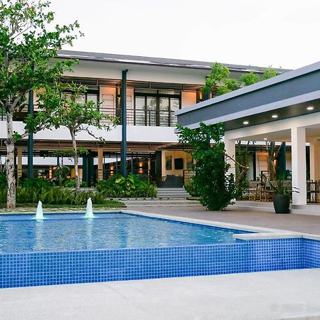 Huni Sicogon Hotel Carles Exterior photo