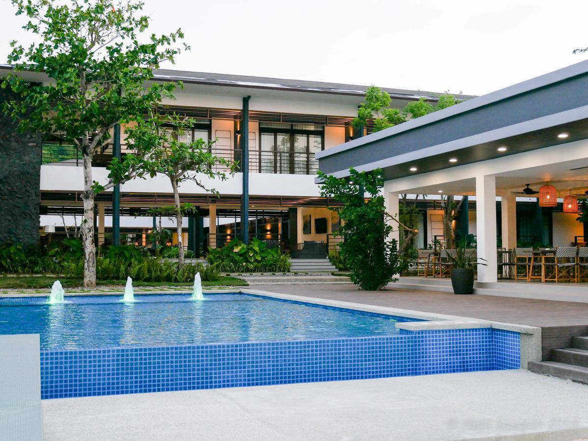 Huni Sicogon Hotel Carles Exterior photo
